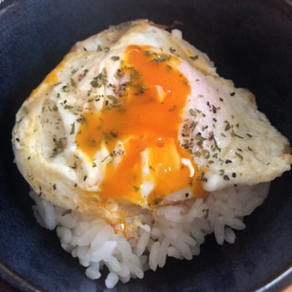 半熟目玉焼き丼